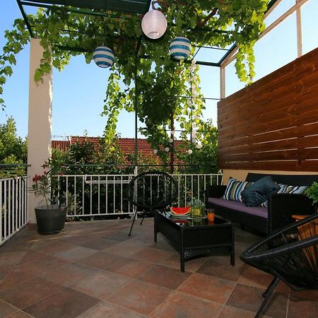 Apartments Tona Zaboric Bagian luar foto