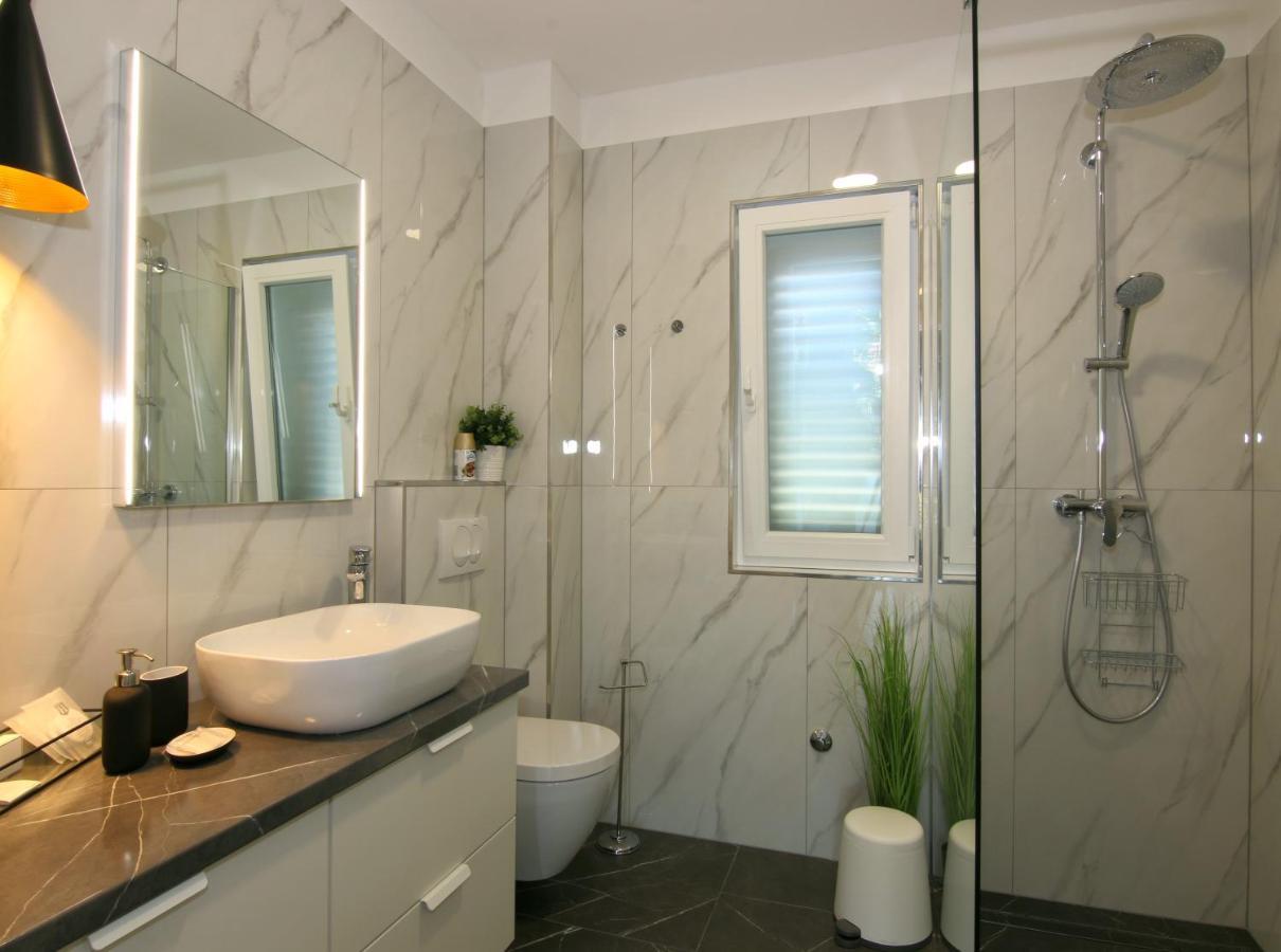 Apartments Tona Zaboric Bagian luar foto