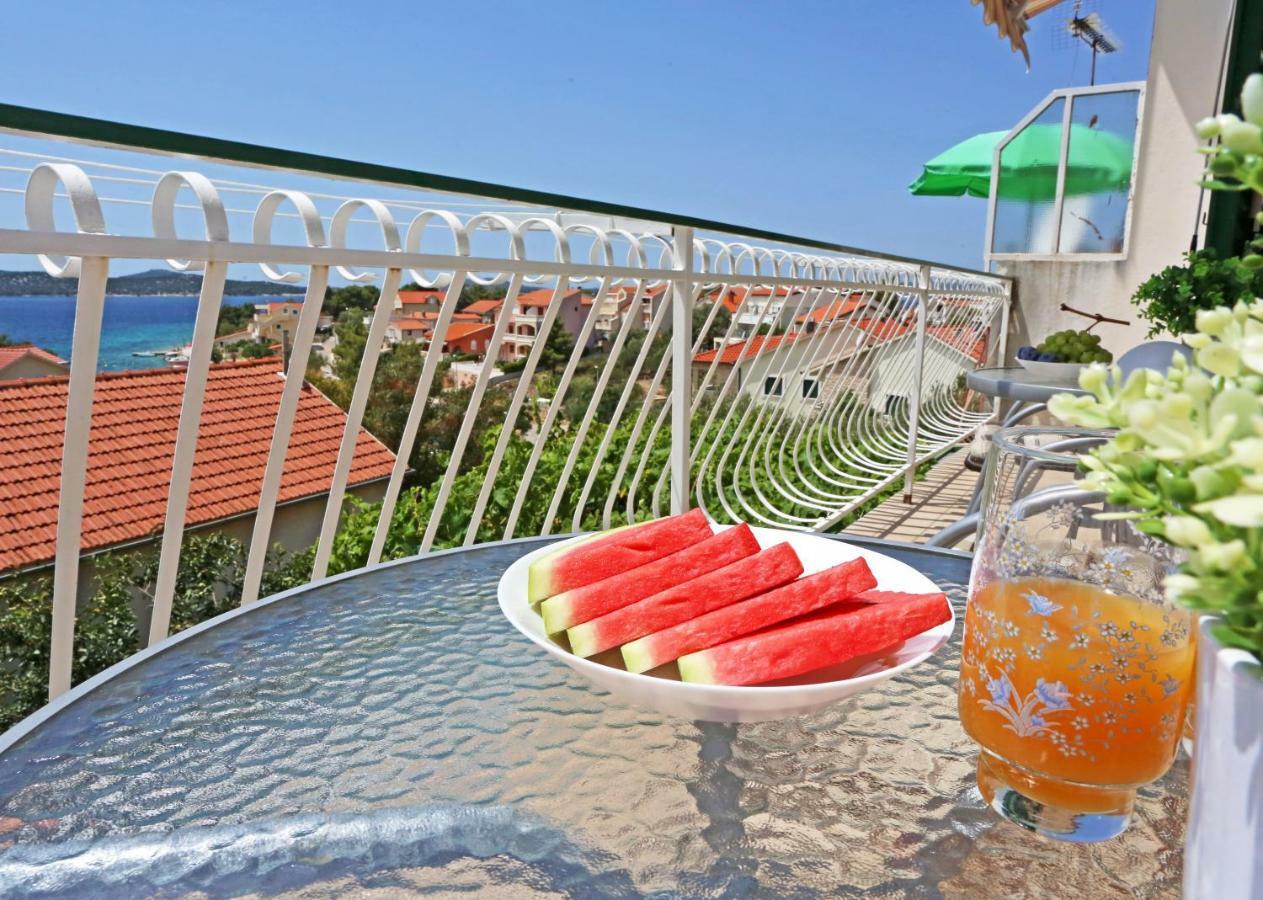 Apartments Tona Zaboric Bagian luar foto
