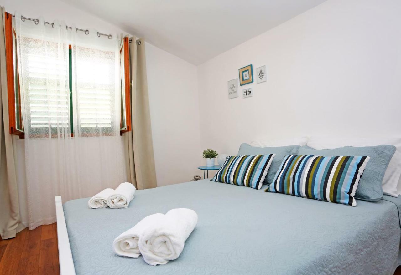 Apartments Tona Zaboric Bagian luar foto