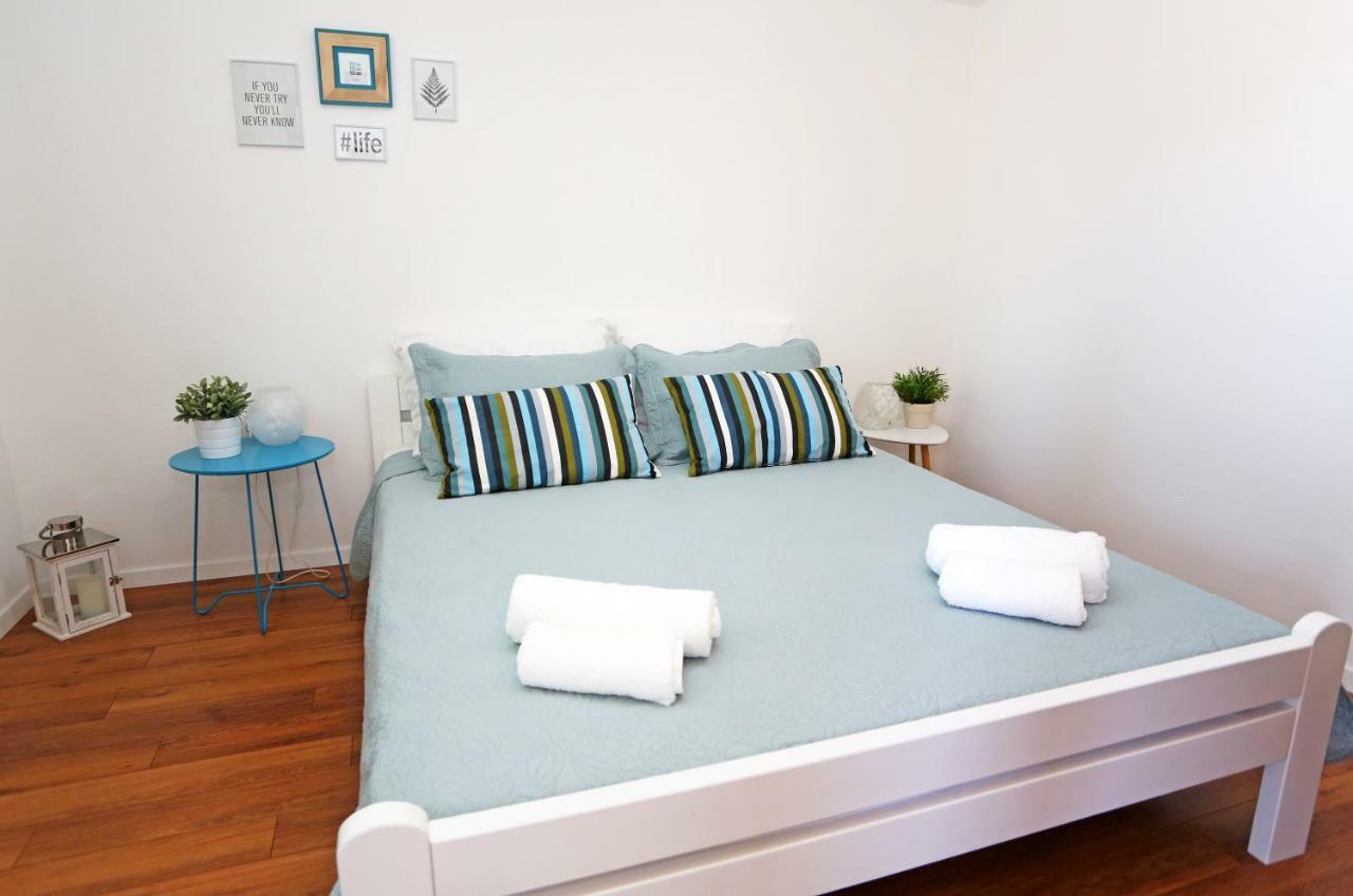 Apartments Tona Zaboric Bagian luar foto