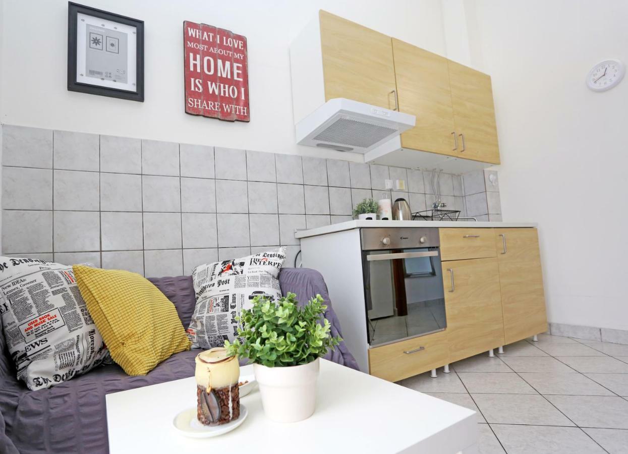 Apartments Tona Zaboric Bagian luar foto